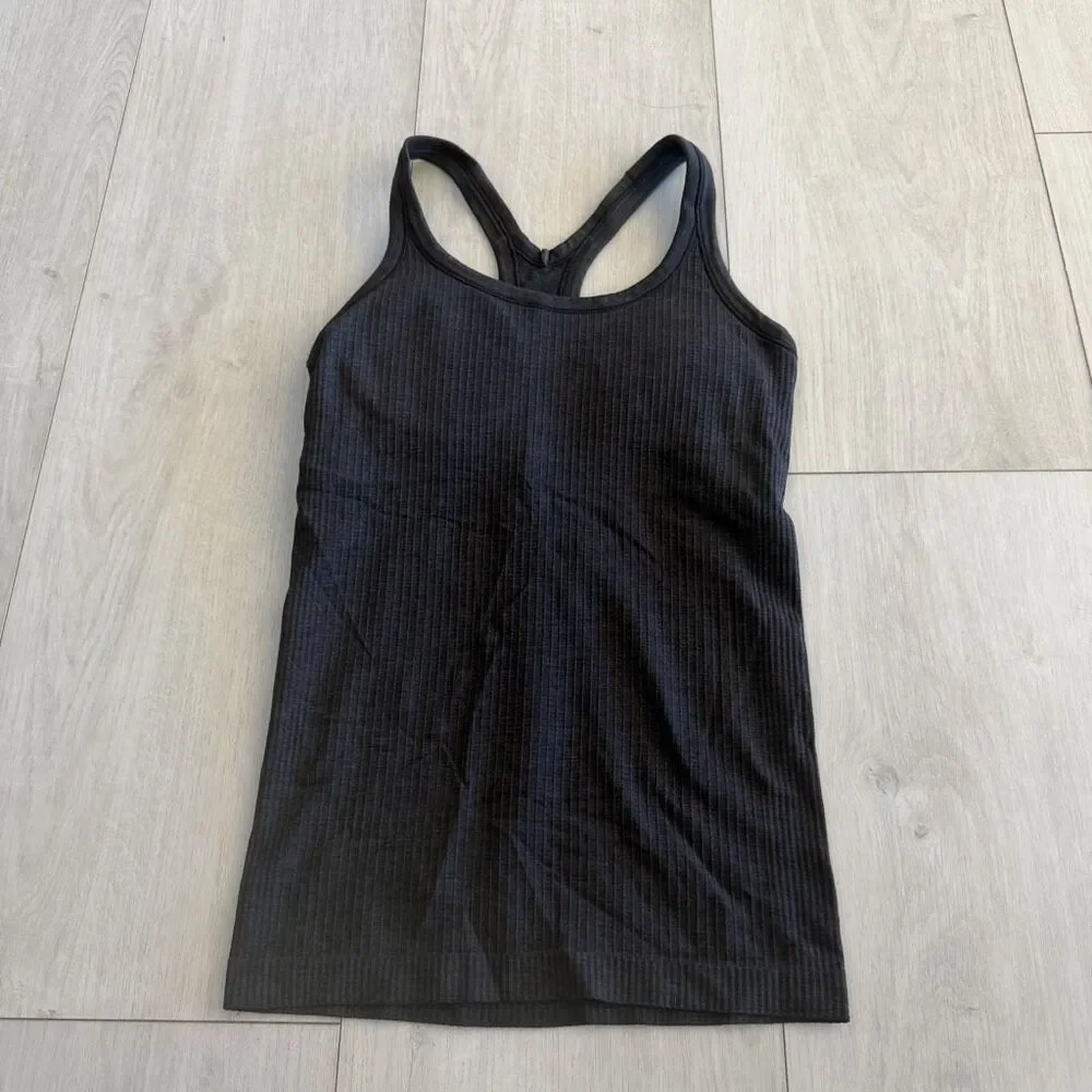 Lululemon women’s black tank top size 4